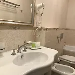 호텔 상트 페테르부르크 3*