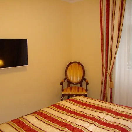 Saint Petersburg Hotel 3*